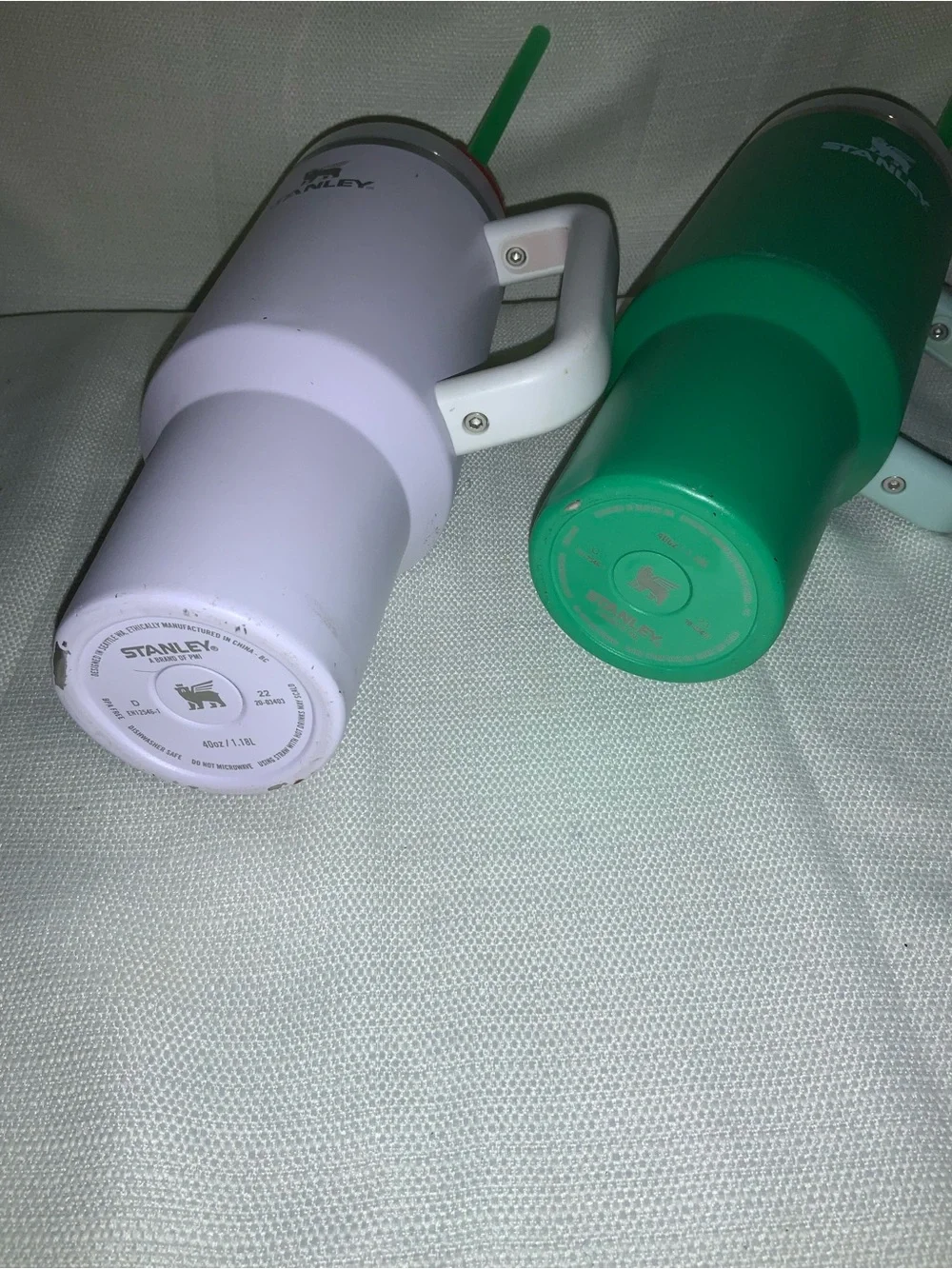 Lots of 2 40oz Stanley green & White Insulated Travel Mugs with Handles. - Picture 5 of 6